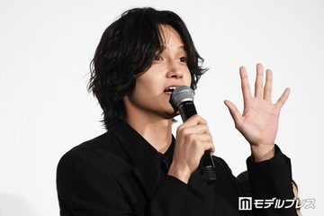 Aぇ! group佐野晶哉、大物俳優を「友達」呼びで会場総ツッコミ 渡邉美穂＆＝LOVE野口衣織と“女子会トーク”も【おそ松さん 人類クズ化計画!!!!!?】 画像