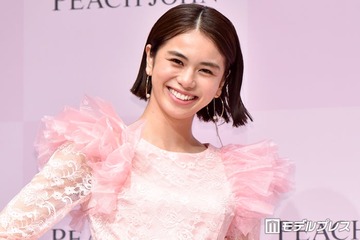 佐藤晴美、圧巻美脚のレギンス姿に熱視線「身体の半分以上脚」「着こなしがおしゃれでかっこよすぎる」 画像