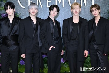 TXT、ファン待望の「マツケンサンバ」カバーが話題「疲れが吹っ飛ぶ景気の良さ」「スーパーテヒョンタイム最高」 画像