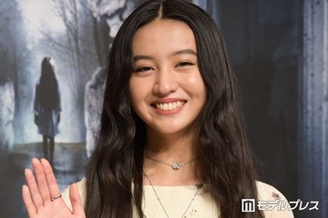 Koki,、ミニワンピースで美脚スラリ 姉・Cocomi撮影の街中ショットに「普通の道もランウェイになる」「最強の姉妹」と反響 画像