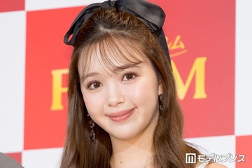 藤田ニコル「みんなで緑を見に」ベビーカー押しながらの散歩ショット公開「オシャレ」「顔つきがだんだん変わってる」の声 画像