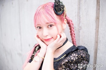 ヘラヘラ三銃士・まりな、ありしゃん宅でのしゃぶしゃぶパーティー公開「バラの形のお肉が綺麗」「具材の入れ方がお店みたい」と反響 画像