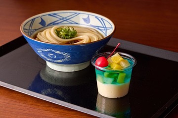 丸亀製麺、まさかの新作「丸亀うどんプリン」登場 テスト販売で話題“ぷるもち”新食感の手づくりスイーツ 画像