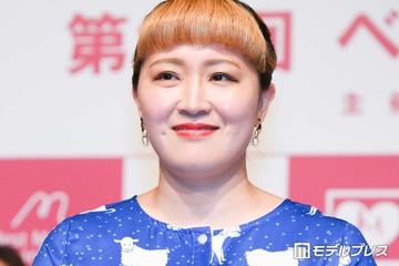 丸山桂里奈「束の間お仕事で会えた日」夫・本並健治氏と日本代表ユニフォーム着用2ショット公開「似合いすぎてる」「サッカー界の最強夫婦」と反響 画像