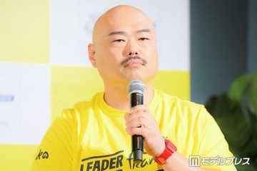クロちゃん、元恋人・リチとの復縁望む 163万円の指輪披露「ダメだったら違う子にあげます」 画像