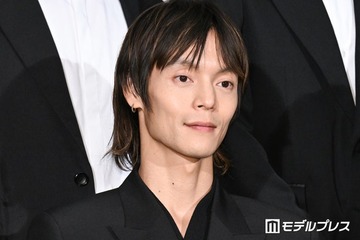 窪田正孝、サングラスの写り込みショットが話題「思わぬ夫婦ショット」「奥さんだよね？」の声 画像