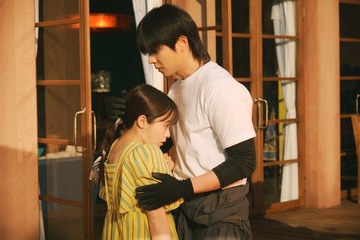 橋本環奈、チェ・ジョンヒョプ演じる役の魅力は？「緑としてもやっぱりキュンとすることが多くて」互いの印象明かす【バカンスの法則】 画像