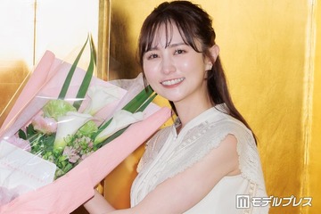 コットンきょんの美人妻「パパの女装用ウィッグつけてみた」0歳長男公開「女の子に間違われるのも納得」「おててもあんよもプリティすぎる」と反響 画像
