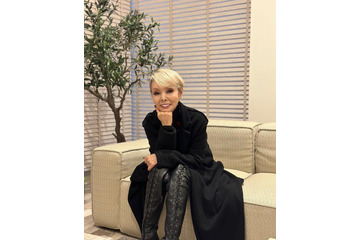 研ナオコ、兄夫婦と誕生日祝福 乾杯ショットに反響「ずっと仲良しで素敵」「おしゃれ」 画像