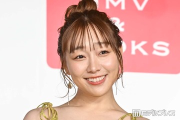 須田亜香里、桃のカプレーゼにトマトパスタ…豪華パーティーショット披露「綺麗な食卓で憧れ」「可愛いお皿でテンション上がる」の声 画像