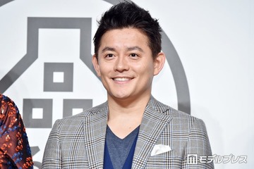 2児の父・スピードワゴン井戸田潤、仕事前に長男と遊ぶ姿が話題 妻の投稿に「いいパパすぎる」「息子くん嬉しそう」の声 画像