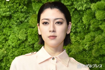 三吉彩花、ブラトップ姿で美くびれ大胆披露「引き締まっててカッコいい」「スタイルレベチ」と絶賛の声 画像