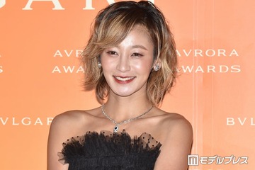 西山茉希、黒ビキニからのぞく美ボディに絶賛の声「スタイル抜群」「脚が長くてカッコよすぎる」 画像