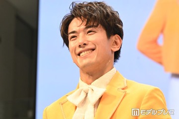 純烈弟分「モナキ」じん、上半身裸で肉体美披露「筋トレの努力が見える」「ムキムキ」の声 画像