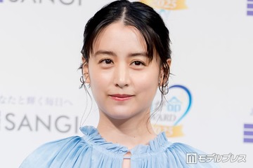 山本美月、ニューヨークでショーパンから美脚スラリ「脚が綺麗で憧れる」「自然体で素敵」の声 画像