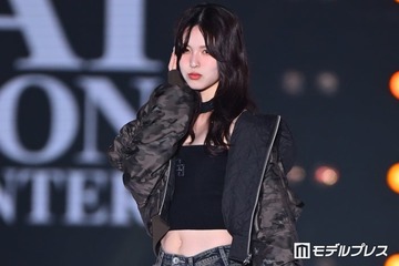 「今日好き」村谷はるな、美脚＆美ウエストちらりの肌見せコーデ クールなオーラ漂う【関コレ2026A/W】 画像