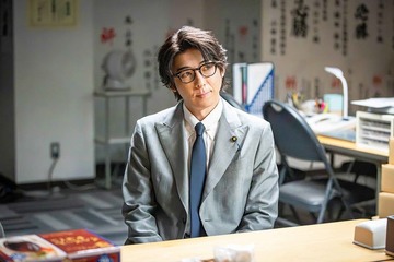 石原さとみ主演「ポリティカルパン」高橋一生が皮肉屋なエリート議員役 金庫番として主人公とスリリングな騙し合い 画像
