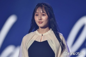 人気YouTuber鹿の間、美スタイル輝くビキニ姿に反響「マーメイドみたい」「ウエスト細すぎる」 画像