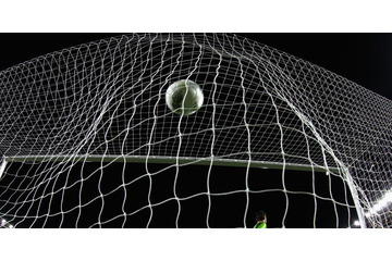 「パーフェクトナックル」だ！南アフリカで驚愕FKが決まる 画像