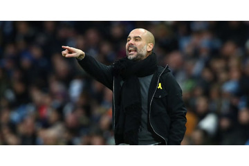 選手を守れよ！グアルディオラ、鬼の形相で審判に詰め寄る 画像