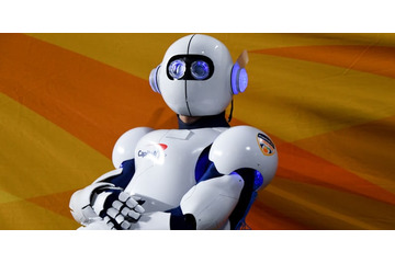 仰天！2030年のサッカー界では「ロボット審判」が試合を裁く？ 画像