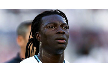 長友もヒヤリ…ガラタサライFWゴミス、試合中に突如倒れる 画像