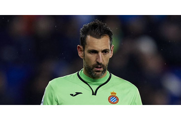 場内騒然…元レアルやミランのGKディエゴ・ロペスが昏倒、病院へ 画像