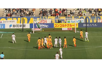 清水GK六反勇治、驚異の跳躍力で「スーバーセーブ」！野津田の超FKを 画像