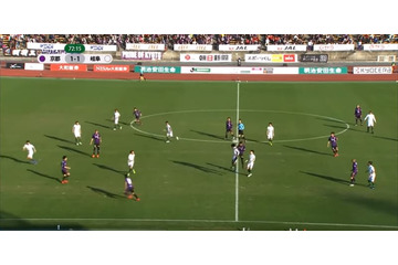 DF闘莉王、空中戦の強さが世界レベルすぎる…相手に何もさせない「跳躍力」が凄い 画像