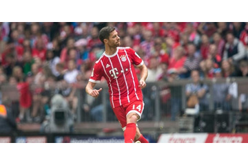 X・アロンソ、OB戦でまさかのミス…それでもリヴァプールサポは「拍手」 画像