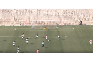 “2000年生まれ“のFW山田寛人、42歳のGK川口能活からゴール！年齢差24歳 画像