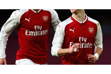 アーセナルユニ契約、Nike＆adidasと同時交渉中！契約金は上がるか？ 画像