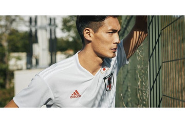 日本代表、ロシアW杯に向けた新アウェイユニフォームを発表！初の“日の丸”デザイン 画像