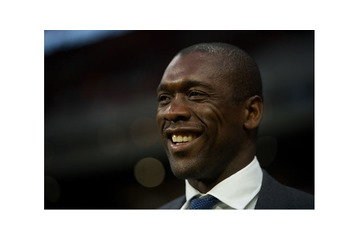 セードルフ監督、試合中に“神トラップ“を発動！ベンチの選手も笑うしかない 画像