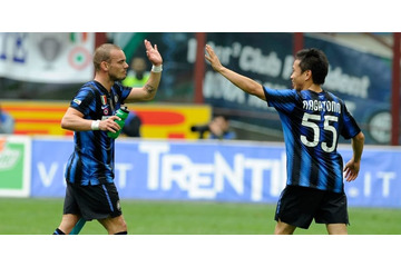 長友、親友スナイデルと5年ぶりに再会！嬉しそうだ 画像