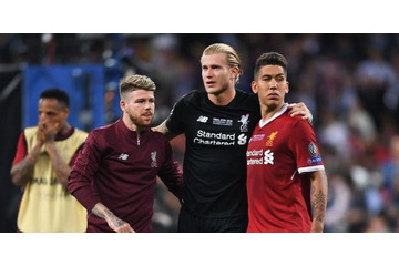 リヴァプール選手の絆…GKをかばうロヴレン、嘲笑に反撃するファン・ダイク 画像