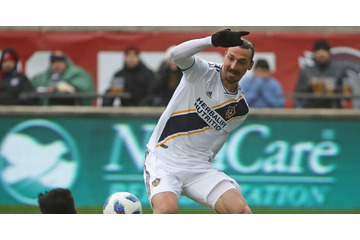 W杯に出ないイブラヒモヴィッチ、頭で2ゴール！動画で見るべし 画像