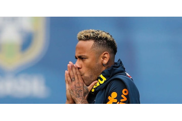 ネイマール、話題の「ヌードルヘア」を止める！またイメチェンだ 画像