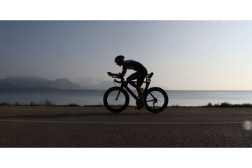 サッカー界の半端ないイイ話！自転車で「3000km」を走って1000万円を寄付 画像