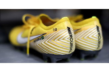 ネイマールのスパイク、決勝Tから「カナリア色」に変わったの気づいた？ 画像