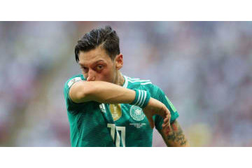 バイエルン会長、また代表引退のエジルをボロクソ批判！「忌々しい過大評価」 画像