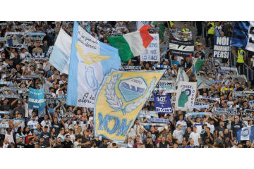 「ゴール裏は男性オンリー！」ラツィオのコアサポ、ビラ配りで物議 画像