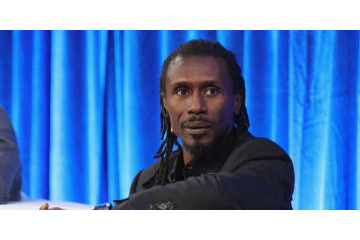 W杯で日本と対戦したセネガル監督を、代表引退のデンバ・バが強烈批判！ 画像