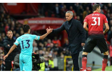 武藤もケネジもケガで…ニューカッスル監督、不運を残念がる 画像