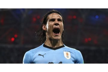 日本代表と対戦するカバーニ、なんと「GK」になる！動画でプレーを見てみる 画像