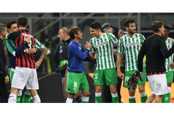 乾のベティス、監督が謝罪…「選手がやったミラン戦での時間稼ぎ」を 画像