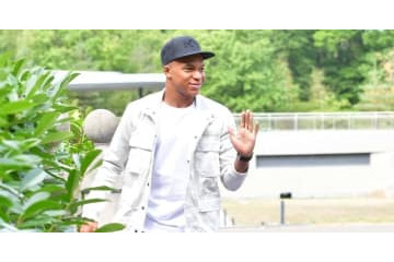 エンバペもカンテもいるぞ！フランス代表の最新私服ファッションを見る 画像