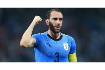 日本と戦う「ウルグアイ代表DF」、バロンドールにノミネートされる！ 画像