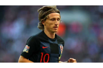 モドリッチ、いい人！負けたのにイングランド代表選手を「待つ」 画像