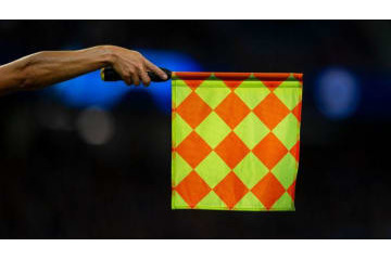 エイバル対レアルの審判がスゴい…性転換手術の歴史を変えた男だった 画像